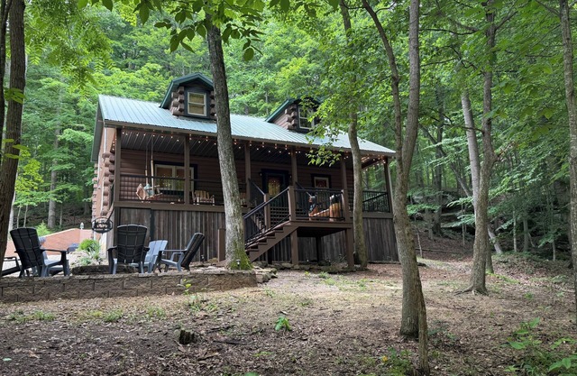 "Hidden Oaks" Log Cabin at Patoka Lake-French Lick - Southern Indiana Escape!