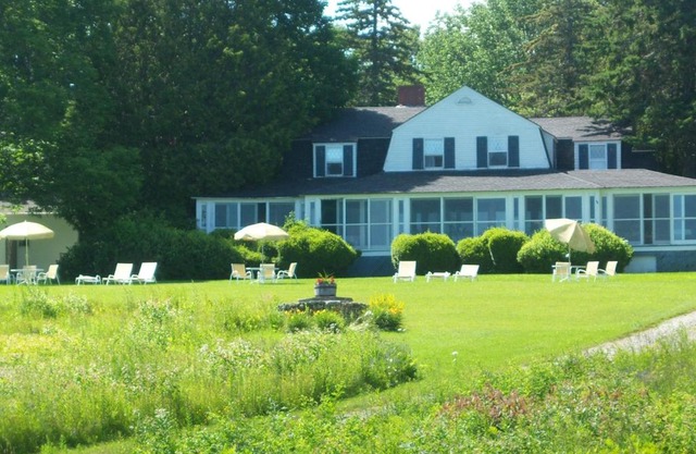 High Tide Inn on the Ocean, Motel and Cottages