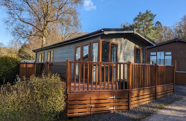 High View Lodge - a holiday lodge that sleeps 4 guests in 2 bedrooms