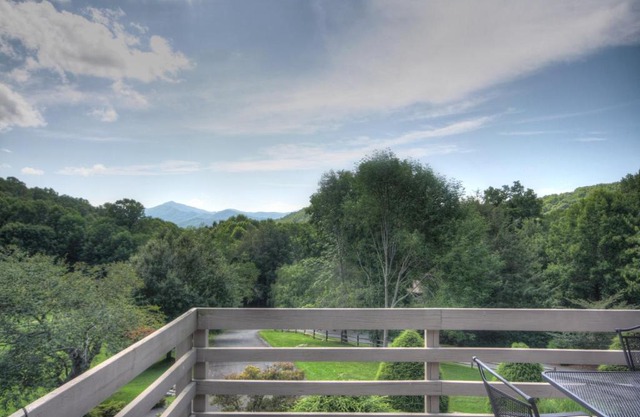 Higher Ground at Yonahlossee