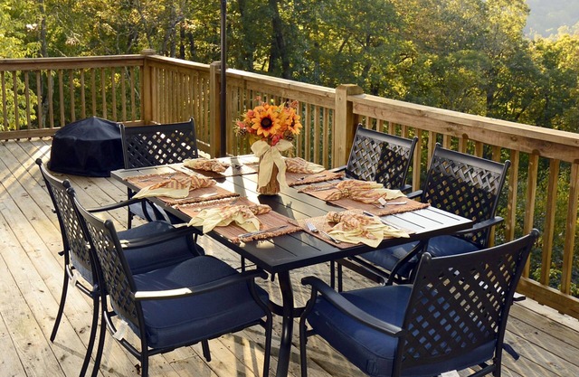 Highlands In Town with Spectacular View!