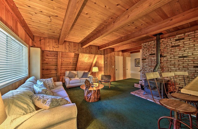 Hike & Fish, < 1 Mi to Trinity Lake: Rustic Cabin!