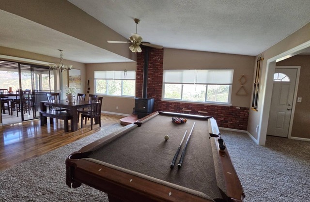 Hilltop Nest — Sequoia and Kings National Park