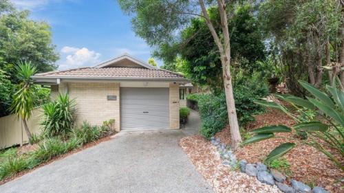 Hillview - Pet Friendly, Telsa Charger, Sleeps 6