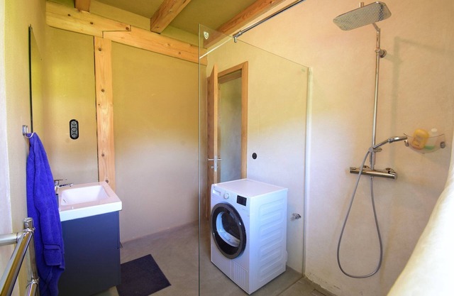 Hisa Vukan - Eco House amongst the grapes with Sauna