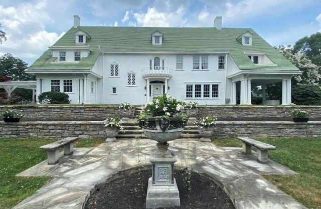 Historic 5BR BnB w/Pool, River Views & Event Space