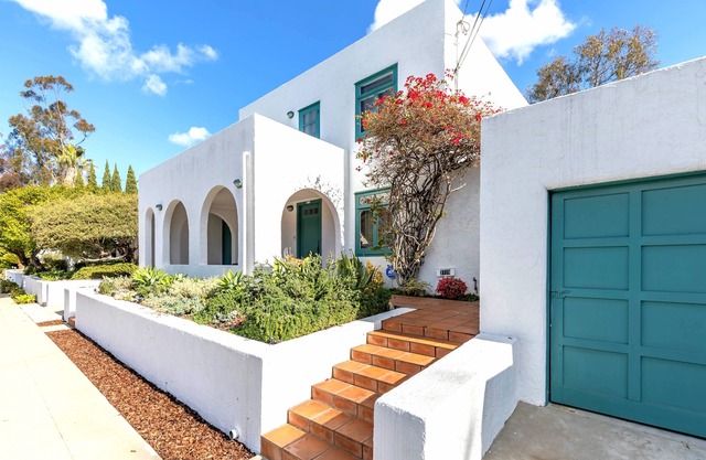 Historic Architectural and Delightful Urban Retreat