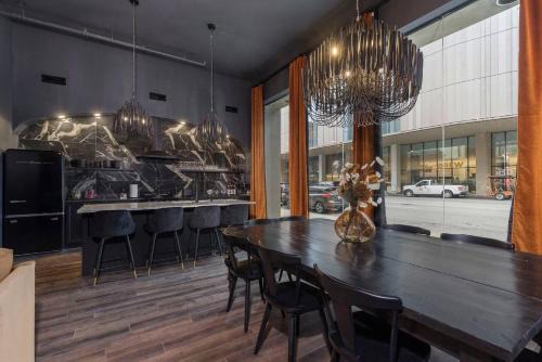 Historic District Hideaway. 4bed