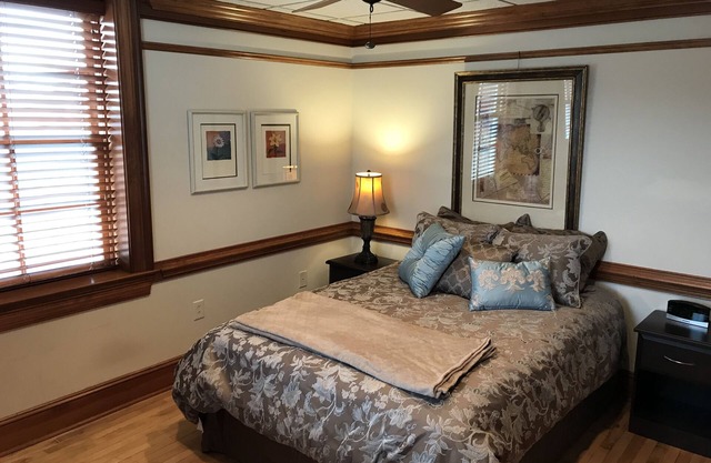 Historic Downtown New Bern Condo -2 Bedrooms