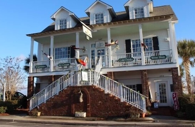 Historic Downtown Swansboro. Walk To Shops, Restaurants, Water Activities