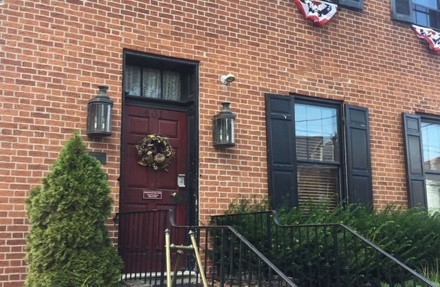 Historic Farnsworth House Inn