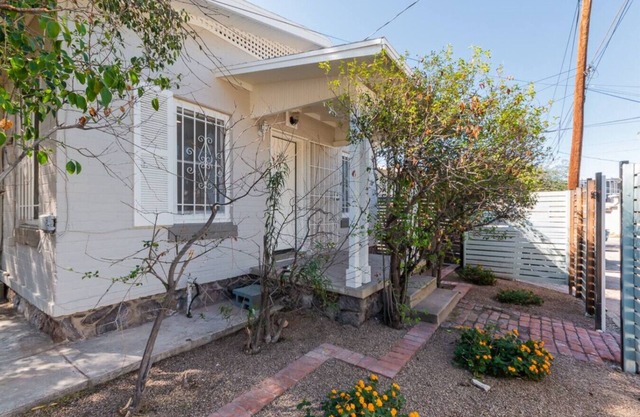 Historic University 2 Bedroom 2 Bath