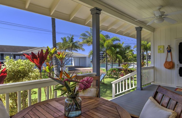 Ho'ona Hale - Delightful 1 Bedroom 1 Bath Cottage with Whitewater Ocean Views