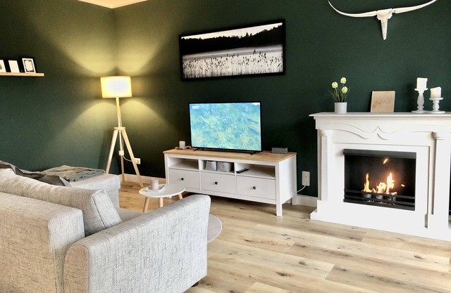 Holiday apartment "Auszeit am See" - In the Mecklenburgische Schweiz Nature Park, directly on the lake.