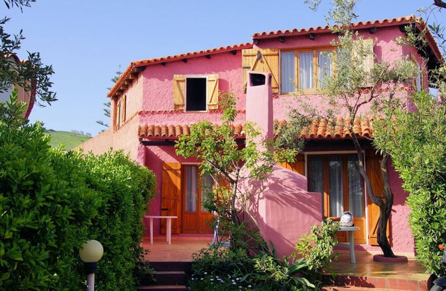 Holiday apartment - ideal f. Family and group - a few steps from the sea