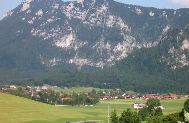 Holiday Apartment 'Steinbacher' with Mountain View, Balcony and Wi-Fi