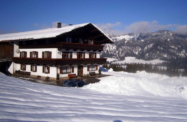 Holiday apartment with mountain views and heating