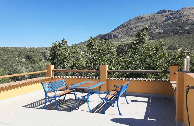 Holiday Home 'Cortijo Ramonsillos' with Mountain View, Private Terrace and Wi-Fi