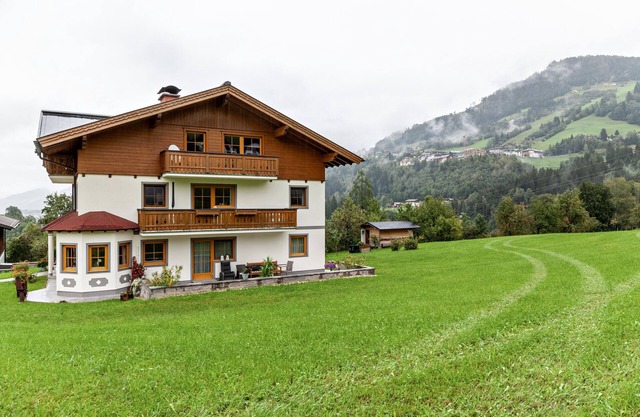 Holiday flat 'Haus Unterrain' with mountain view, terrace and WLAN