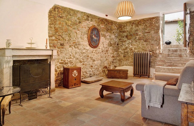 Holiday Home 'Casa Cigana' with Private Garden and Wi-Fi