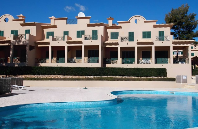 Holiday Home 'Charming Albufeira' with Shared Pool, Wi-Fi and Air Conditioning