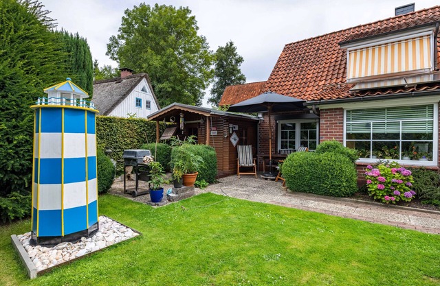 Holiday Home 'Deichkate Deichwinkel' with Shared Terrace, Shared Garden and Wi-Fi
