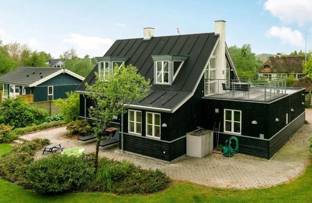 Holiday Home Gullan - 75m from the sea by Interhome