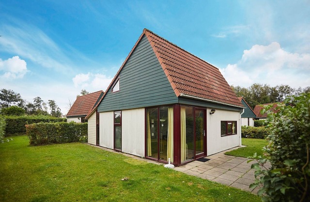 Holiday Home in Zeeland near Lake & Sauna