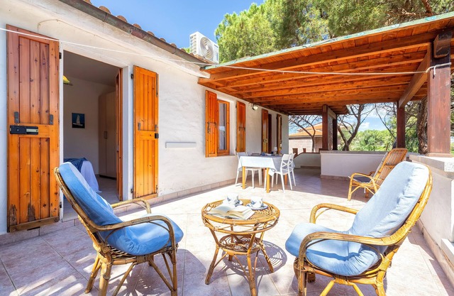 Holiday Home 'Casa Con Terrazza' with Private Terrace, Wi-Fi and Air Conditioning