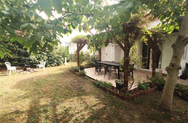 Holiday home near the beach with Wi-Fi and large terrace