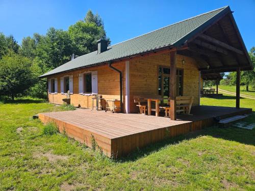 Holiday home right on the lake shore
