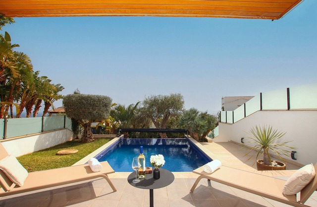 Holiday Home 'Sky 2' with Sea View, Wi-Fi and Air Conditioning