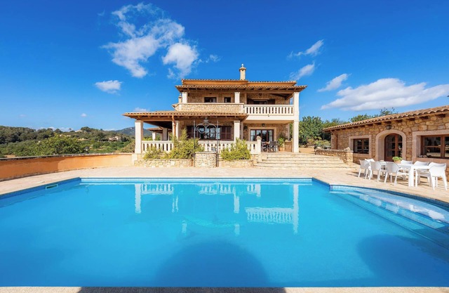 Holiday Home Turo Golf with Sea View, Wi-Fi, Pool & Garden