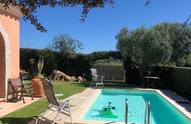 Holiday home 'Villetta Lu Fraili' with Wi-Fi, air conditioning and swimming pool