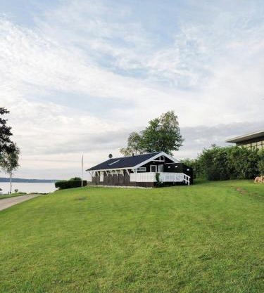 Holiday Home With Fjord Views In Hjarbæk
