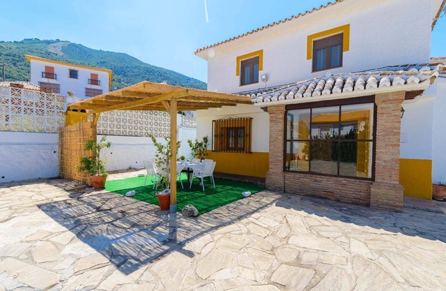 Holiday house Alcaucin for 1 - 7 persons with 3 bedrooms - Holiday apartment in one or multi-family