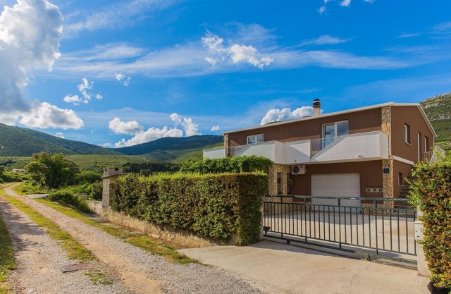 Holiday house Kaštel Novi for 1 - 4 persons with 2 bedrooms - Holiday house