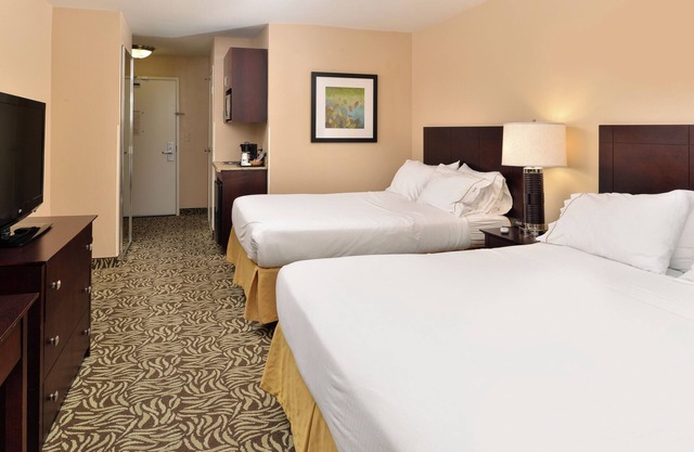 Holiday Inn Express Hotel & Suites River Park by IHG