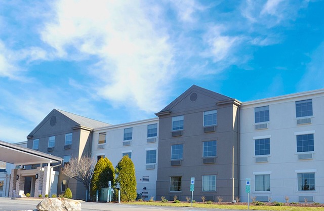 Holiday Inn Express Pittsburgh-Bridgeville by IHG