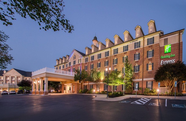 Holiday Inn Express State College at Williamsburg Square by IHG