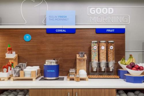 Holiday Inn Express & Suites Locust Grove by IHG