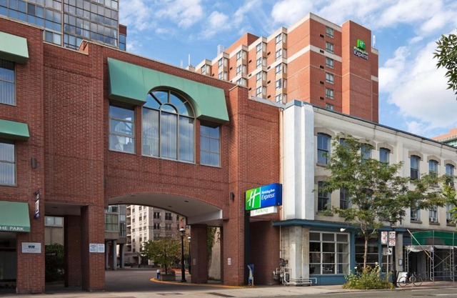 Holiday Inn Express Toronto Downtown by IHG