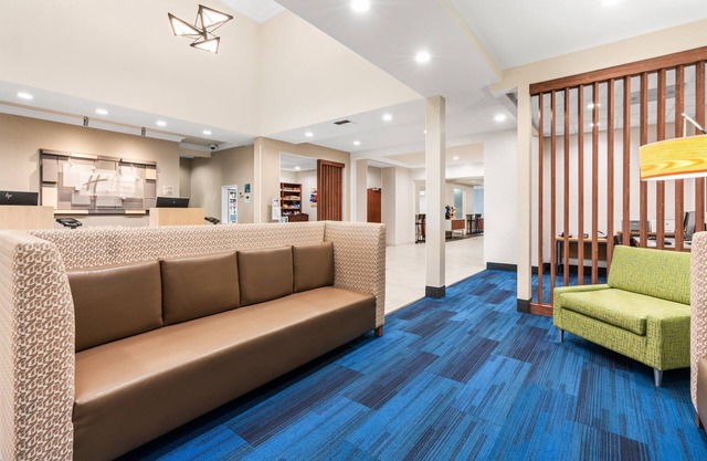 Holiday Inn Express & Suites Klamath Falls Central by IHG