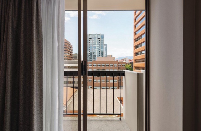 Holiday Inn & Suites Vancouver Downtown by IHG