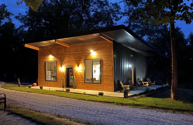 Holt House - Tranquil cabin close to hiking trails and the Buffalo River