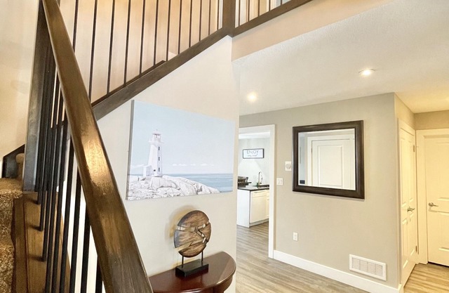 Home Away from Home in Grand Bend - 5 mins walk to the beach!