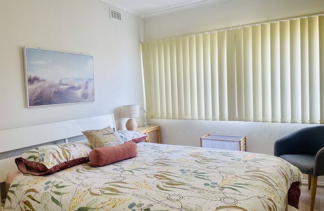 Home Away From Home - 5 minute walk to the beach