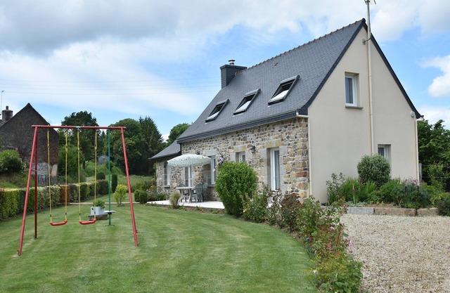 Home for 7 Guests in Plouvara