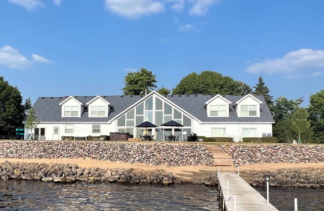 Home On Lake Petenwell-30 Minutes From The Wi Dells! 8 min. from Sand Valley