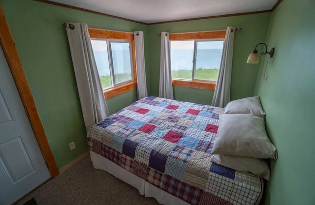 Home on the shore. 2 person Studio amazing view